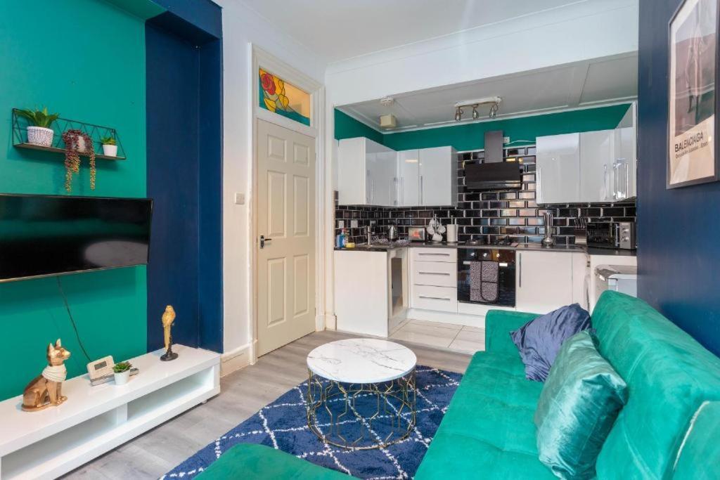 Beautiful Boutique Edinburgh Abode - Sleeps 4 Apartman Kültér fotó